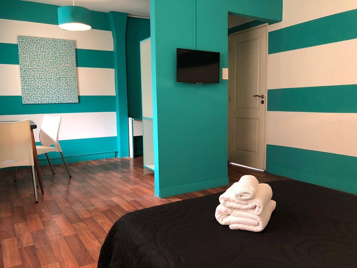 Defensa 821 Bed And Breakfast 布宜诺斯艾利斯 外观 照片